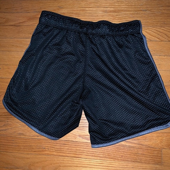 Nike shorts - Picture 2 of 4